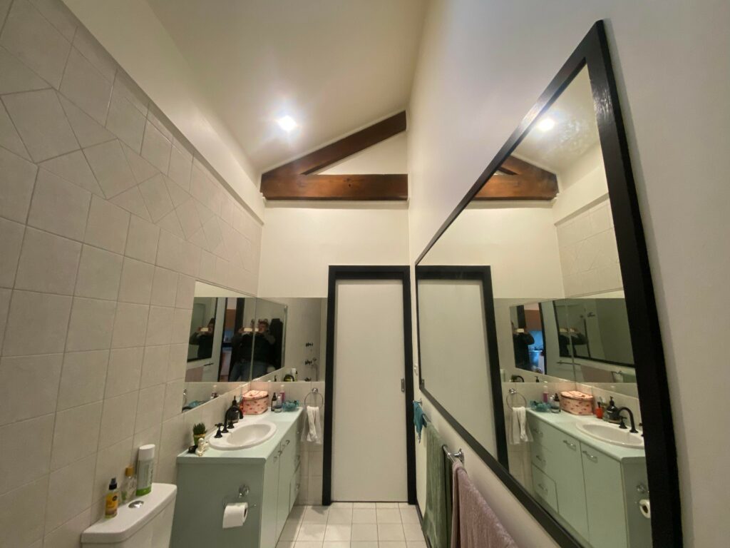 An old bathroom in Fitzroy before renovation 2