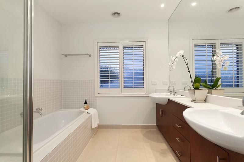 Outdated bathroom before renovation in Moonee Ponds